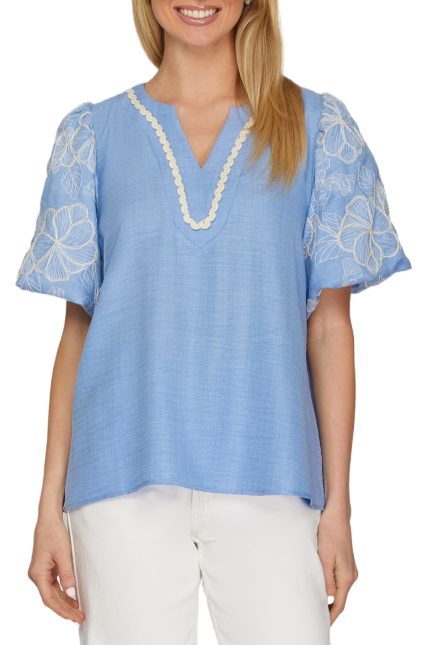 Embroidered Puff Sleeve Woven Top