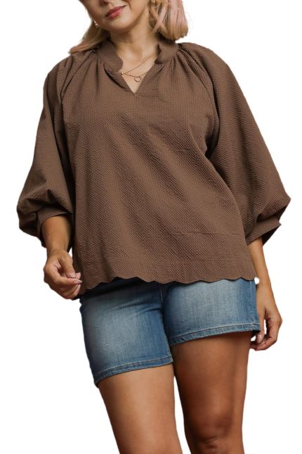 Plus Textured Scallop Hem Blouse